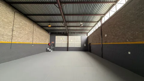 Perskor Park, Halfway House